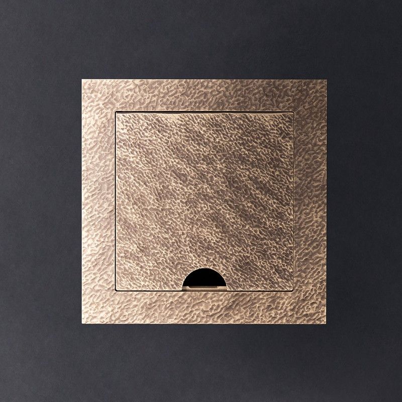 Cajas de suelo para enchufes de Atelier Luxus 4