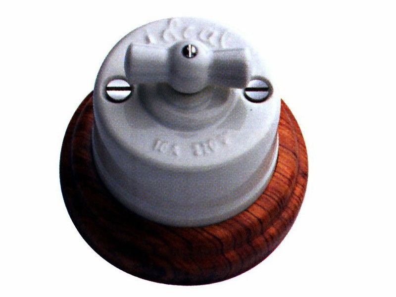 Cuzamiento placa Llinas EE0009BU 1