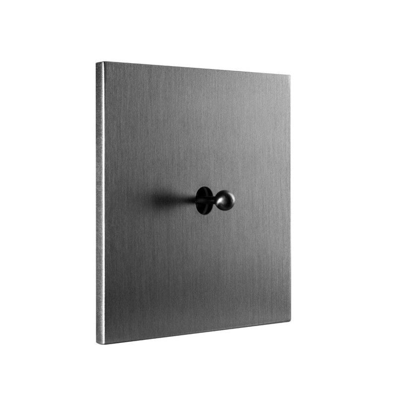 Interruptores y enchufes modelo FACET de Atelier Luxus 2