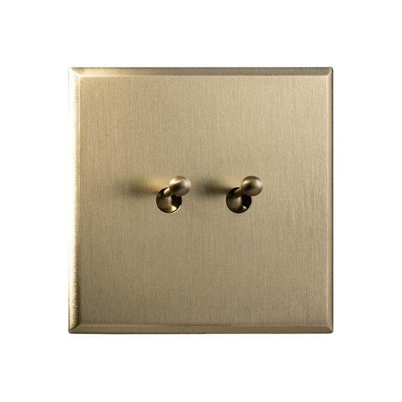 Interruptores y enchufes modelo REGENT de Atelier Luxus 1