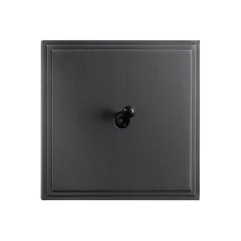 Interruptores y enchufes modelo TIARA de Atelier Luxus 5