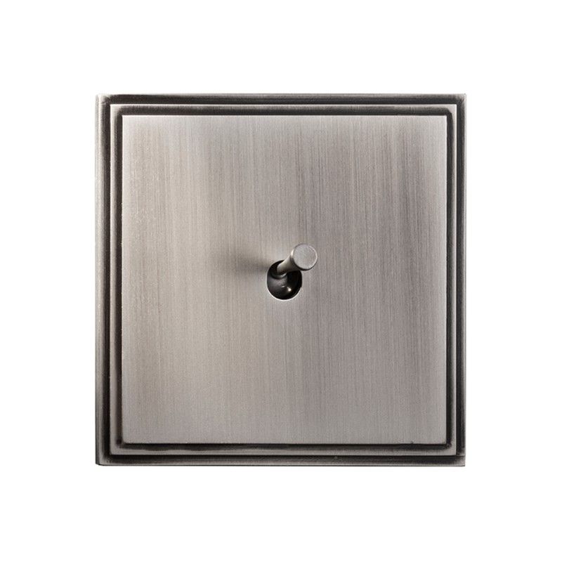 Interruptores y enchufes modelo TIARA de Atelier Luxus 7