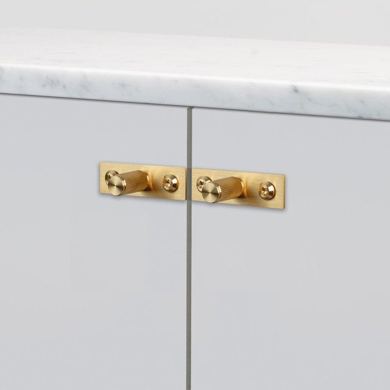 Tirador LINEAR Buster + Punch con placa A2501 1