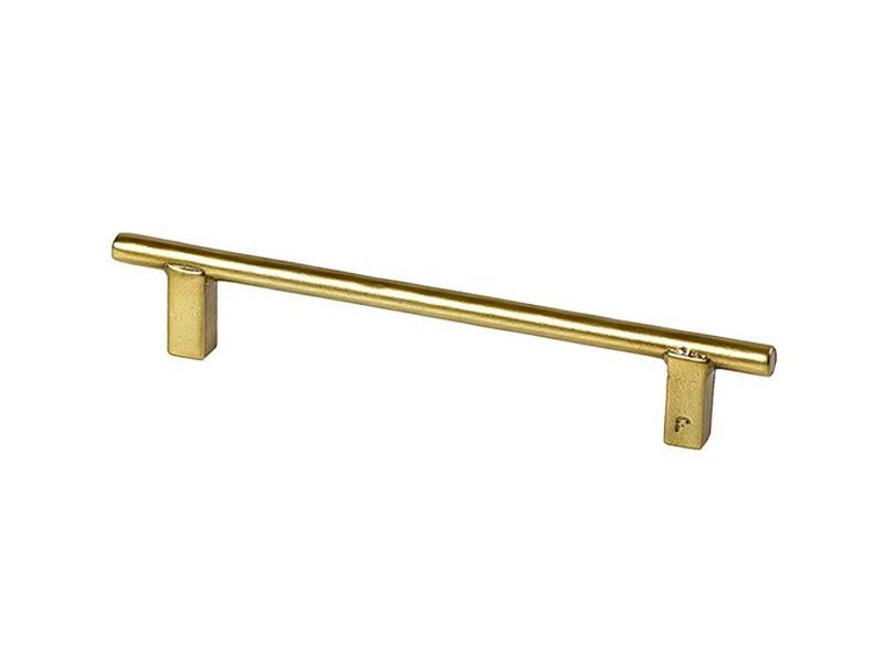 Tirador tubular CORE en or vell Jolie 5